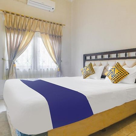 Spot On 91620 Skypiea Guest House ตาซิกมาลายา ภายนอก รูปภาพ
