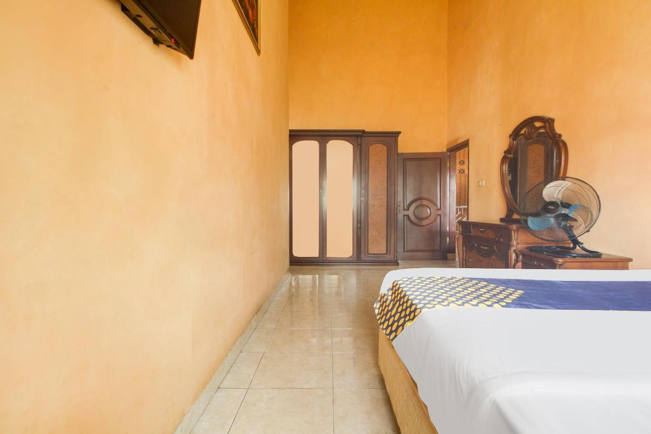 Spot On 91620 Skypiea Guest House ตาซิกมาลายา ภายนอก รูปภาพ