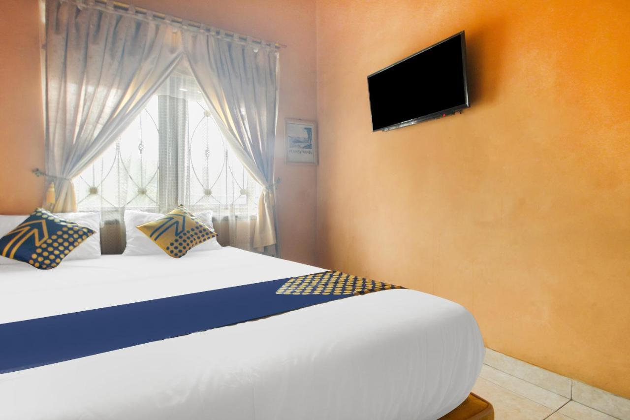 Spot On 91620 Skypiea Guest House ตาซิกมาลายา ภายนอก รูปภาพ