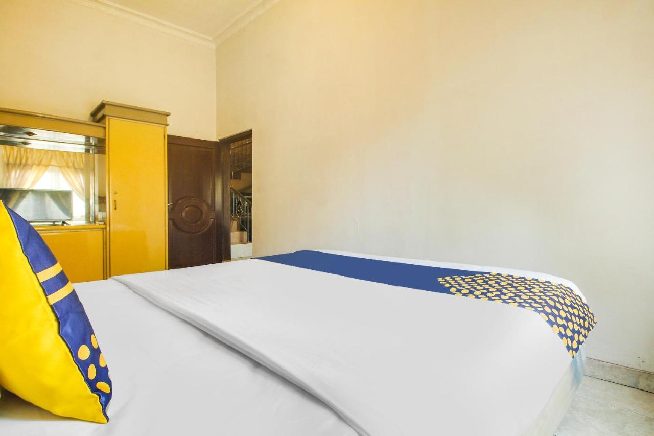Spot On 91620 Skypiea Guest House ตาซิกมาลายา ภายนอก รูปภาพ